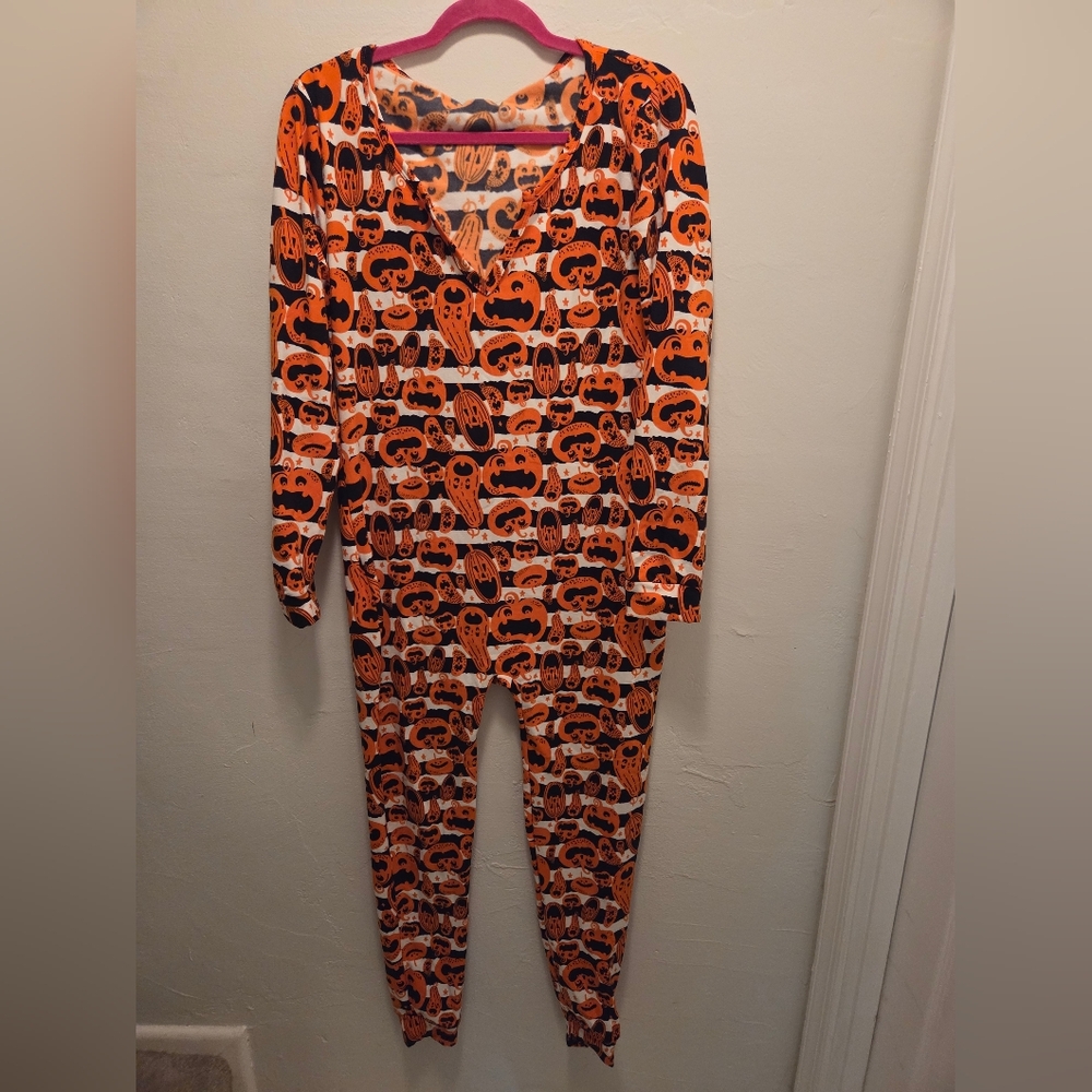 SHOSHO Two-Piece Halloween Onesie PJ’s /Costume & Matching Headband Women’s Sz X